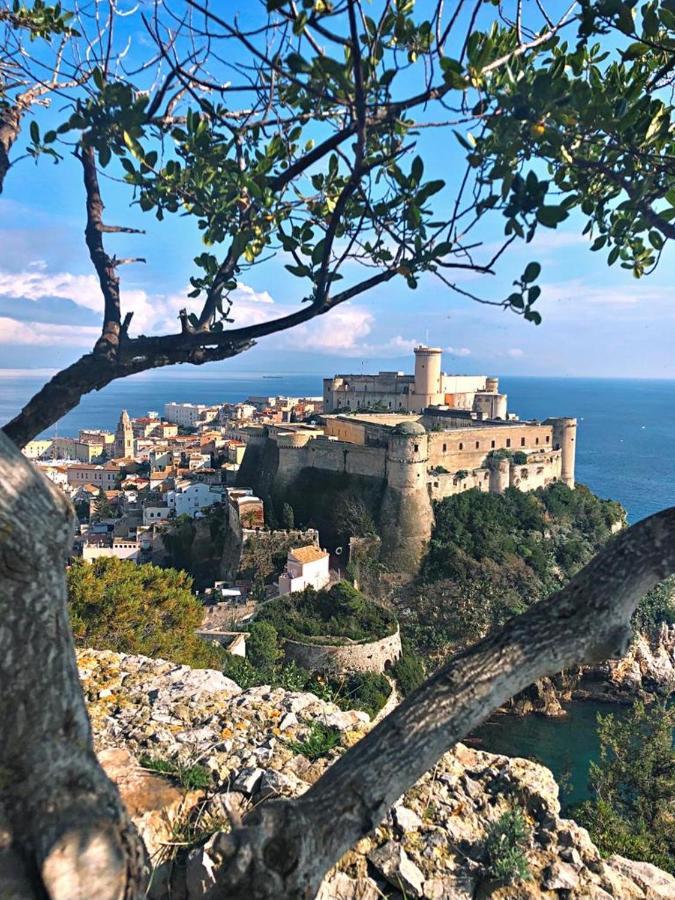 Vico Gli Scalzi Apartment กาเอตา ภายนอก รูปภาพ